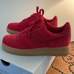 Women’s Air Force 1 ‘07 SE Red Suede Nike Sneakers Gently Worn